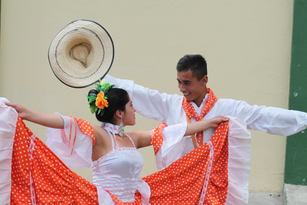 grupo-de-danzas-sentimiento-andino-iemcp 20904629562 l.jpg
