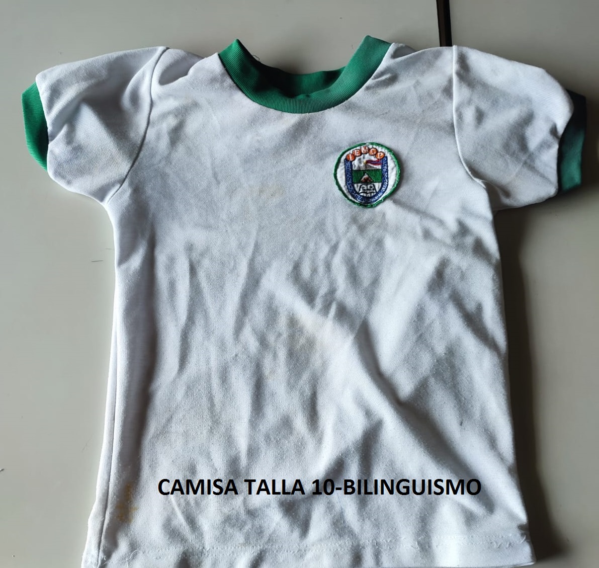 Camisa de uniforme blanca